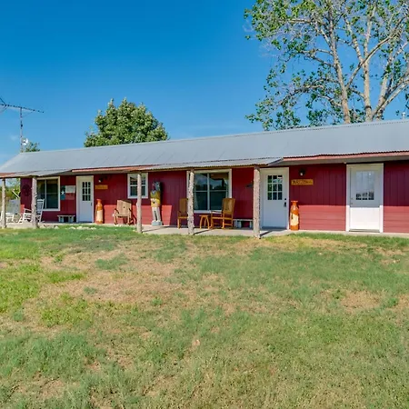 Charming Carmine Studio With Pond On 60-Acre Farm!